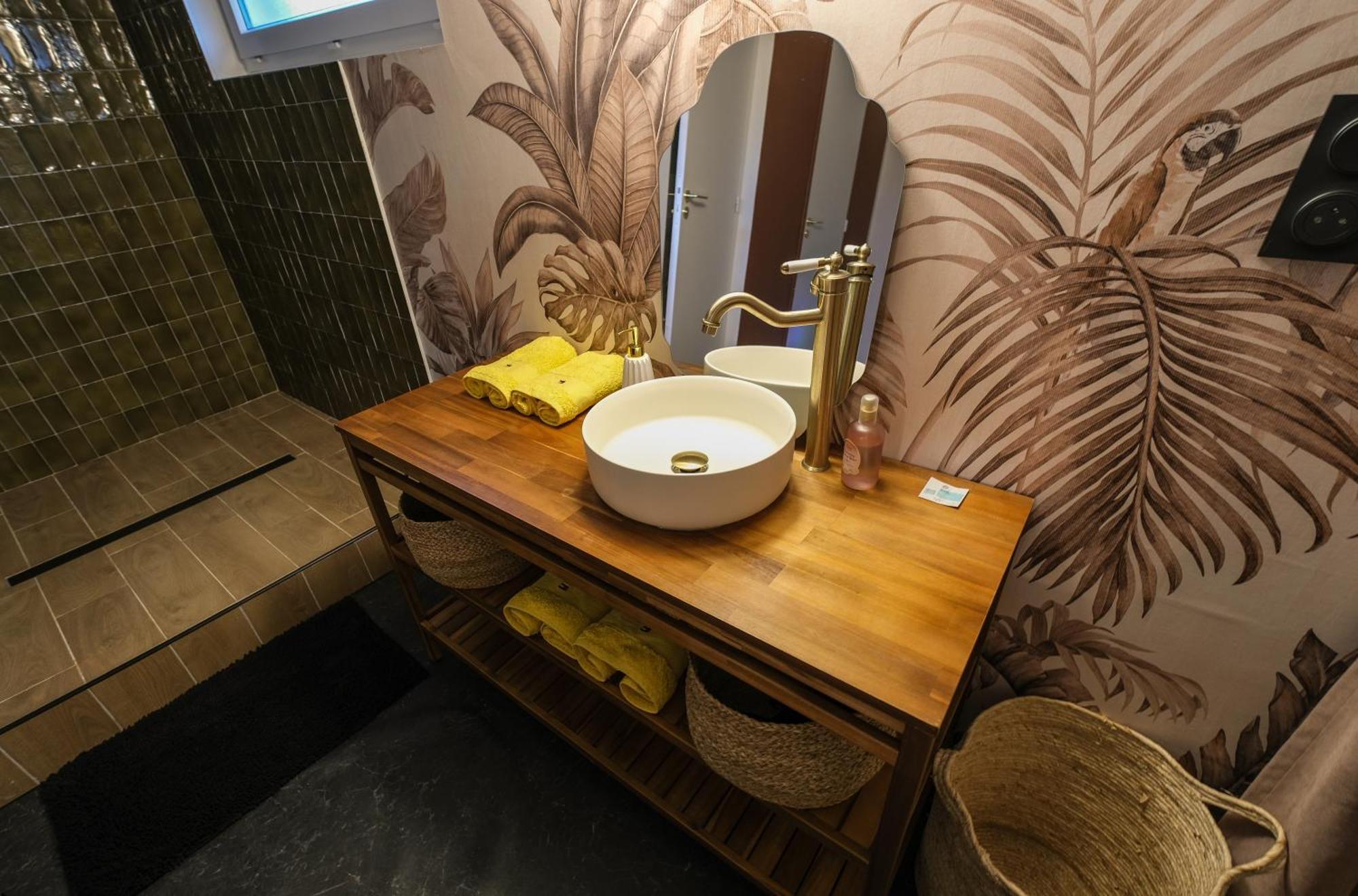 Maison Eliste - Love Gite Chic Avec Jacuzzi Interieur La Gacilly Esterno foto
